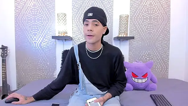 JacobBlackwell  online show from December 17, 2025, 7:30 pm