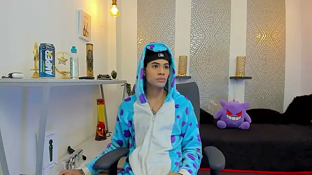 JacobBlackwell  online show from November 9, 2025, 7:40 pm