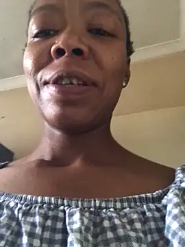 Venusasss online show from December 17, 2025, 3:06 pm