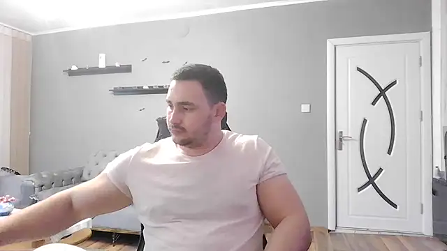 Snapshot of mastermute chatting on November 9, 2025, 2:43 pm mastermute online show from November 9, 2025, 2:43 pm