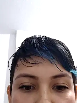 Snapshot of Blue_and_Damian chatting on November 9, 2025, 2:15 am Blue and Damian online show from November 9, 2025, 2:15 am