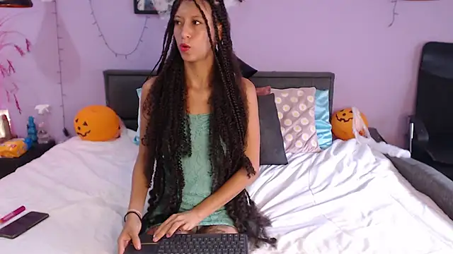 Jiwoo Dodoy  online show from November 3, 2025, 2:09 pm