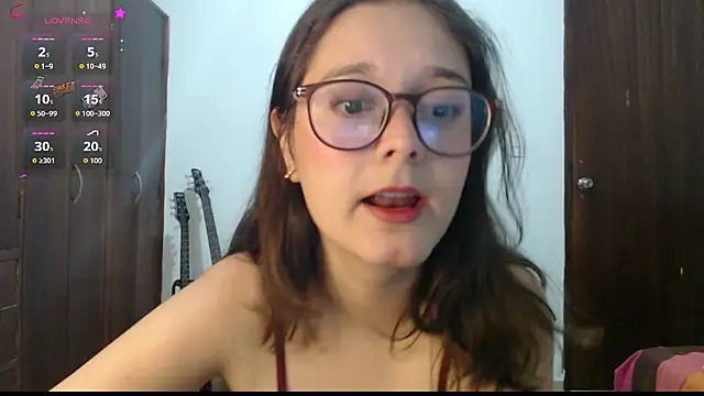 Snapshot of CarlaLorez chatting on March 11, 2026, 4:06 am CarlaLorez online show from March 11, 2026, 4:06 am