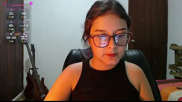 Snapshot of CarlaLorez chatting on April 8, 2026, 2:02 am CarlaLorez online show from April 8, 2026, 2:02 am