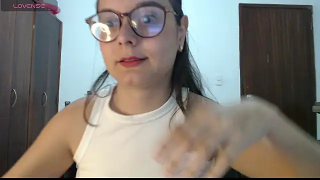 Snapshot of CarlaLorez chatting on April 23, 2026, 10:22 pm CarlaLorez online show from April 23, 2026, 10:22 pm