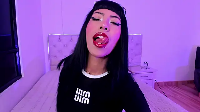 Nina fox 0691 online show from May 22, 2026, 3:15 am