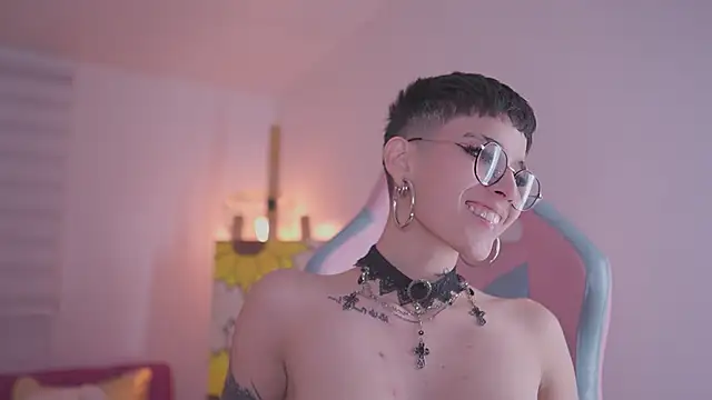 Giia Moretti  online show from November 21, 2025, 1:59 am