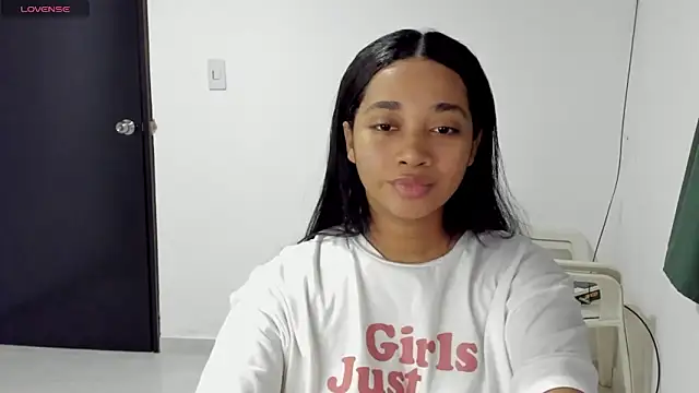 Snapshot of BlairWest_ chatting on October 17, 2025, 6:39 am BlairWest  online show from October 17, 2025, 6:39 am