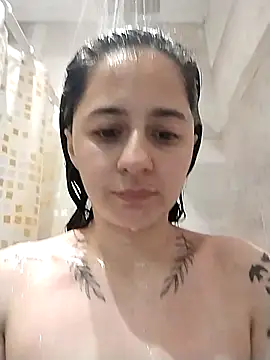 Snapshot of latina120 chatting on October 7, 2025, 1:06 am latina120 online show from October 7, 2025, 1:06 am