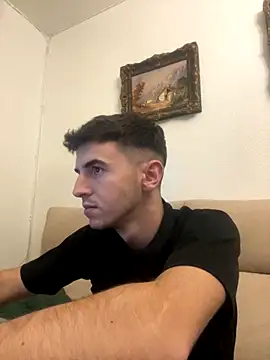 Snapshot of suarezz_ chatting on October 26, 2025, 5:57 pm suarezz  online show from October 26, 2025, 5:57 pm