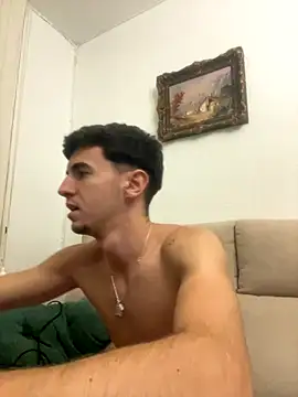 Snapshot of suarezz_ chatting on October 16, 2025, 6:16 pm suarezz  online show from October 16, 2025, 6:16 pm