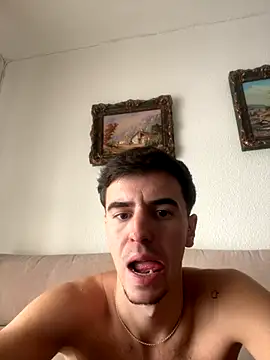 Snapshot of suarezz_ chatting on October 12, 2025, 2:40 pm suarezz  online show from October 12, 2025, 2:40 pm