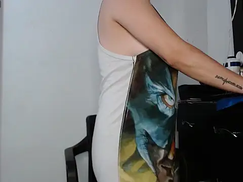 Snapshot of Damara_Rolands- chatting on October 21, 2025, 5:12 pm Damara Rolands- online show from October 21, 2025, 5:12 pm