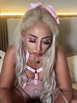 Snapshot of zara_bellexx chatting on July 15, 2026, 8:49 pm zara bellexx online show from July 15, 2026, 8:49 pm