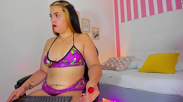 Hadde Hot  online show from October 21, 2025, 7:35 pm