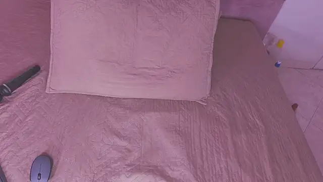 lilylovely  online show from November 20, 2025, 7:14 pm