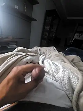 Snapshot of Merlin2310 chatting on November 27, 2025, 2:34 am Merlin2310 online show from November 27, 2025, 2:34 am