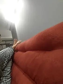 Snapshot of Merlin2310 chatting on October 10, 2025, 12:11 am Merlin2310 online show from October 10, 2025, 12:11 am