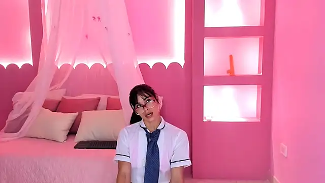 Snapshot of Elena_Kink chatting on November 11, 2025, 6:03 pm Elena Kink online show from November 11, 2025, 6:03 pm