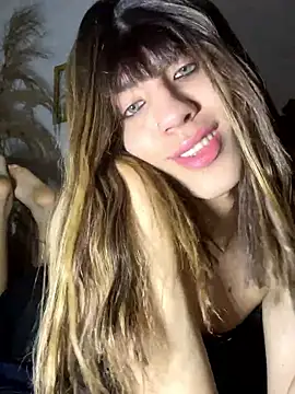 Snapshot of SiaraRealist chatting on January 9, 2026, 3:13 am SiaraRealist online show from January 9, 2026, 3:13 am