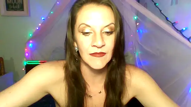 easy briezy online show from December 3, 2025, 3:07 am