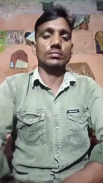 Snapshot of BiggerDickGuy chatting on November 27, 2025, 4:51 pm BiggerDickGuy online show from November 27, 2025, 4:51 pm