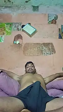 Snapshot of BiggerDickGuy chatting on December 1, 2025, 1:39 am BiggerDickGuy online show from December 1, 2025, 1:39 am