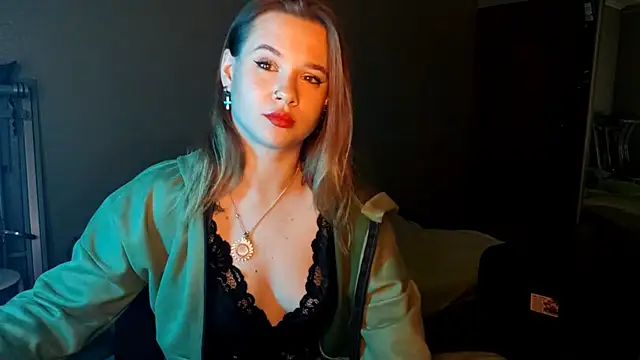 QuiveredFrown online show from October 21, 2025, 12:26 pm