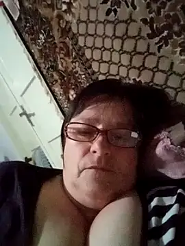 MilaCold5443 online show from April 18, 2026, 7:07 pm