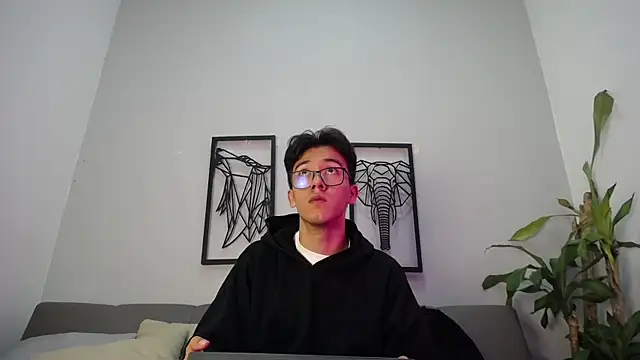 Austin Reeds online show from October 22, 2025, 12:04 pm