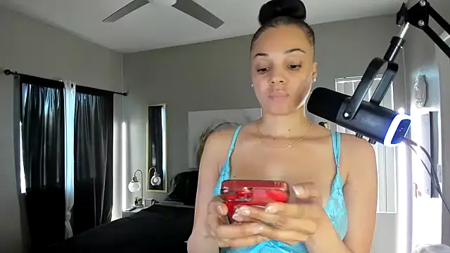 Snapshot of Myonnathegod chatting on November 24, 2025, 11:49 pm Myonnathegod online show from November 24, 2025, 11:49 pm