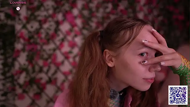 Snapshot of Petite_Polly chatting on November 20, 2025, 6:08 pm Petite Polly online show from November 20, 2025, 6:08 pm