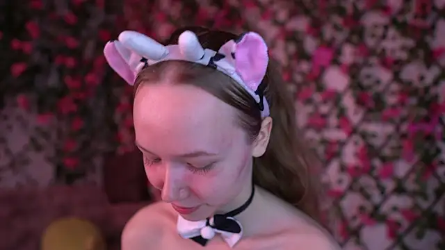 Snapshot of Petite_Polly chatting on November 29, 2025, 6:08 pm Petite Polly online show from November 29, 2025, 6:08 pm