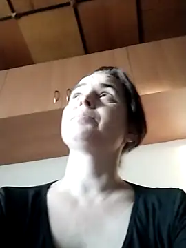 Snapshot of Ella-433 chatting on December 15, 2025, 1:50 pm Ella-433 online show from December 15, 2025, 1:50 pm