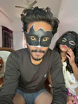 Lovebirdss online show from December 17, 2025, 9:03 am