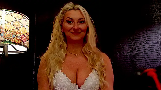 Snapshot of LeticiaReys chatting on December 15, 2025, 1:06 pm LeticiaReys online show from December 15, 2025, 1:06 pm