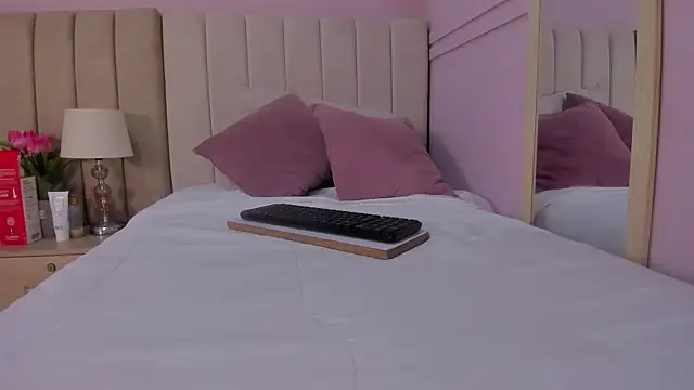 Snapshot of _andrea_x chatting on October 14, 2025, 11:33 am  andrea x online show from October 14, 2025, 11:33 am