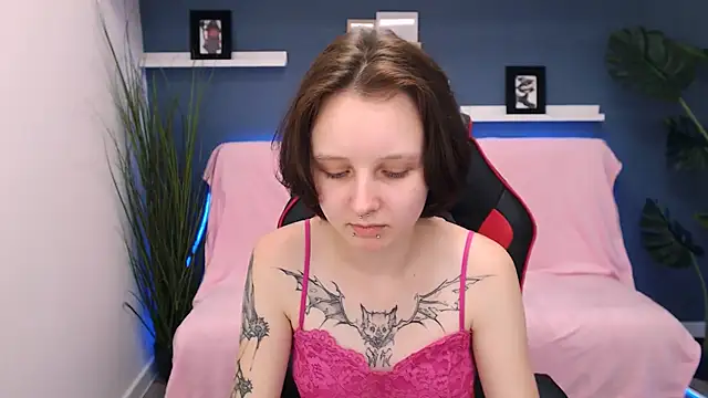 PeachyDream  online show from October 12, 2025, 6:15 am