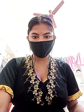 Hot radhaji online show from February 25, 2026, 1:39 am