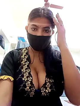 Hot radhaji online show from February 13, 2026, 3:39 am