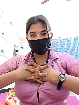 Hot radhaji online show from March 7, 2026, 4:01 pm