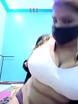 Hot radhaji online show from June 17, 2026, 3:39 am