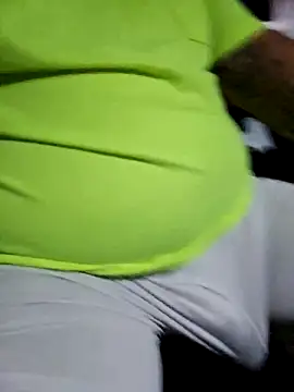 Snapshot of B1GLO chatting on November 25, 2025, 2:50 pm B1GLO online show from November 25, 2025, 2:50 pm