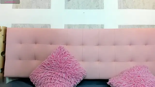 Snapshot of SamanthaFox_8 chatting on November 7, 2025, 10:31 am SamanthaFox 8 online show from November 7, 2025, 10:31 am