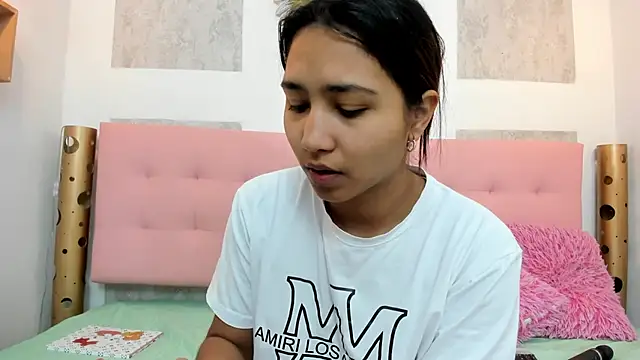 Snapshot of SamanthaFox_8 chatting on October 22, 2025, 10:47 am SamanthaFox 8 online show from October 22, 2025, 10:47 am