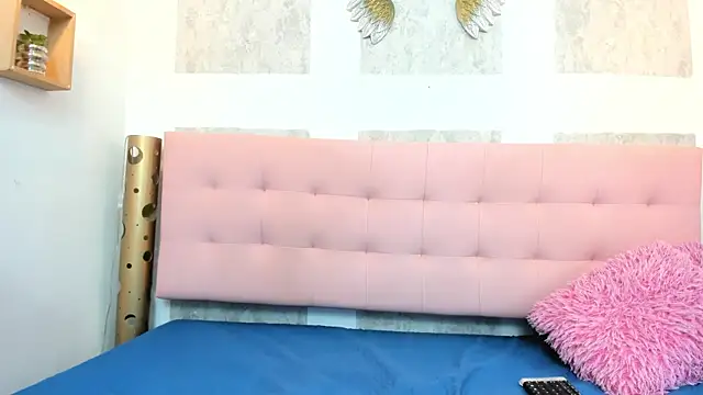 Snapshot of SamanthaFox_8 chatting on October 23, 2025, 10:58 am SamanthaFox 8 online show from October 23, 2025, 10:58 am