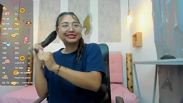 Snapshot of SamanthaFox_8 chatting on December 4, 2025, 10:47 am SamanthaFox 8 online show from December 4, 2025, 10:47 am