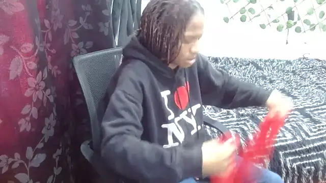 Melani ebony online show from April 18, 2026, 1:35 pm