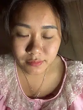 Snapshot of Misu-u chatting on October 9, 2025, 2:50 pm Misu-u online show from October 9, 2025, 2:50 pm