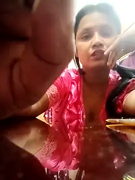 Snapshot of Megla879 chatting on November 5, 2025, 1:20 am Megla879 online show from November 5, 2025, 1:20 am